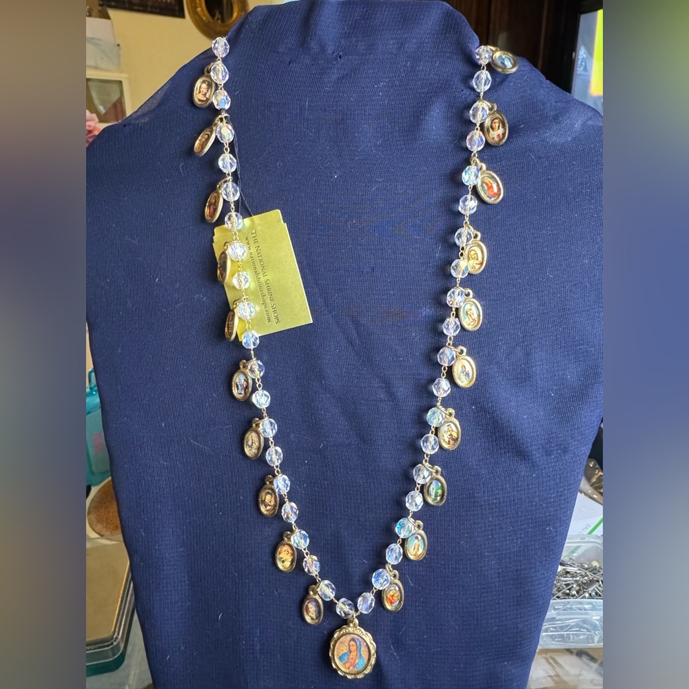 The national shrine shops nwt Elegant Gold Religious Pendant Necklace - Picture 2 of 12
